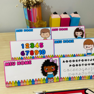 arquivo volta as aulas, arquivo digital volta às aulas, arquivo pedagógico digital volta às aulas, cracha volta as aulas pdf, arquivo cracha de mesa para imprimir , cracha de mesa para imprimir educação infantil, arquivo digital pedagógico cracha de mesa, arquivo lembrancinhas volta as aulas, arquivo digital lembrancinhas volta as aulas, lembrancinhas volta as aulas pdf, recurso pedagogico volta às aulas, arquivo crachá de mesa pdf, recursos para educação infantil, recurso para volta às aulas, recurso pedagógico para volta às aulas, lembrancinha volta às aulas, lembrancinha volta às aulas para imprimir, lembrancinha volta às aulas pdf, lembrancinha volta às aulas para educação infantil, crachá de mesa para imprimir, crachá de mesa pdf, crachá de mesa para imprimir pdf, crachá de mesa pronto para imprimir, volta ás aulas, bncc, educação infantol, para imprimir, pdf, alinhado à bncc, crachá de mesa pdf, crachá de mesa ensino fundamental, arquivo pedagógico volta ás aulas